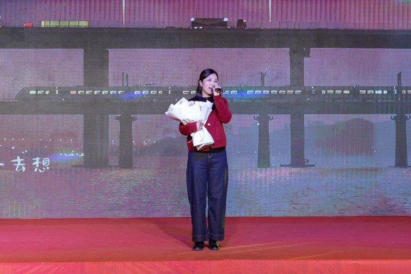 2025春節聯歡會節目掠影